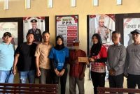 Satuan Reserse Kriminal (Satreskrim) Polres Pasaman Barat meringkus seorang lelaki paruh baya berinisial MW (59), yang diduga melakukan tindak pidana persetubuhan terhadap anak di bawah umur, Kamis (11/6/2026).