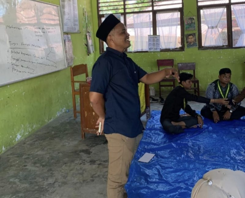 Dari aktivis Almaizet Putra, S.Pd, siap mengabdi untuk kampung.