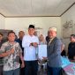 Wisnu Utama resmi menyerahkan berkas pencalonan walingari Opir kepada Panitia Pemilihan Walinagari, Jumat (17/7/2026).
