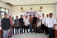 penuh semangat dan kehangatan menyelimuti proses pendaftaran bakal calon Wali Nagari Jambak Selatan, pada hari Sabtu, 18 Juli 2018. Sosok Jevin Amillga, S.H secara resmi menyerahkan berkas pendaftarannya untuk maju dalam kontestasi Pemilihan Wali Nagari (Pilwana) setempat.