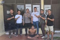 BA alias Buyung Puleh (31), warga Sungai Paku, Jorong IV Koto, Nagari IV Koto, Kecamatan Kinali, Kabupaten Pasaman Barat, terpaksa harus merasakan dinginnya jeruji besi di sel tahanan Polsek Kinali. Pria tersebut diduga terlibat dalam aksi pencurian dengan pemberatan (curat) di sebuah rumah milik warga.