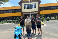 Satuan Reserse Kriminal (Satreskrim) Polresta Padang berhasil meringkus seorang pelaku pencurian kendaraan bermotor (curanmor) berinisial I (33) alias Irvan pada Senin (13/7/2026) siang.