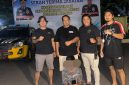 Tim Klewang Satuan Reserse Kriminal (Satreskrim) Polresta Padang menangkap seorang pria berinisial T (46) karena diduga terlibat dalam tindak pidana pencurian dengan modus menuduh korban berbuat senonoh di dalam mobil.