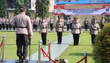 Kepolisian Resor (Polres) Pasaman Barat menggelar upacara Serah Terima Jabatan (Sertijab) sejumlah Pejabat Utama (PJU) dan Kapolsek Sungai Beremas di halaman Mapolres Pasaman Barat, Sabtu (1/8/2026).