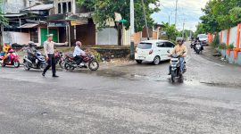 Satuan Lalu Lintas (Satlantas) Polres Pasaman Barat, Sumatera Barat (Sumbar), mengajak  masyarakat menerapkan budaya tertib berlalu lintas.
