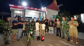 Tim 1 Klewang Satuan Reserse Kriminal (Satreskrim) Polresta Padang menangkap tiga anak di bawah umur yang kedapatan melakukan pencurian di sejumlah toko handphone kawasan Plaza Andalas, Kota Padang.