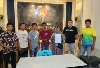 Aksi seorang pria berinisial RE (39) yang kedapatan hendak mengambil kotak infak di Masjid Al Amanah Cendana, Kelurahan Mata Air, Kecamatan Padang Selatan, Kota Padang, akhirnya diselesaikan secara damai.