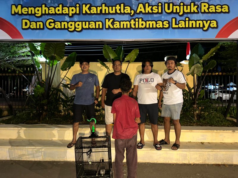 Tim Klewang dan Opsnal Satuan Reserse Kriminal (Satreskrim) Polresta Padang berhasil membekuk seorang Anak yang Berkonflik dengan Hukum (ABH) berinisial FA (16) yang diduga terlibat dalam tindak pidana pencurian dengan pemberatan (curat).