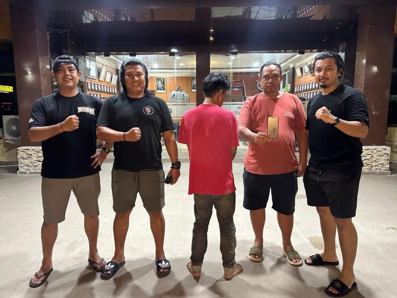 Tim 1 Klewang Satuan Reserse Kriminal (Satreskrim) Polresta Padang mengamankan seorang pria yang diduga melakukan pencurian satu unit telepon genggam (HP) disebuah kawasan perumahan di Gurun Laweh, Kota Padang.