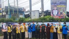 Pengurus DPD KNPI Pasaman Barat bersama Koramil Simpang Empat, BEM Akademi Kebidanan Pasaman Barat, serta mahasiswa Yaptip Pasaman Barat.