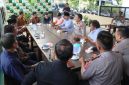 Kepolisian Resor (Polres) Pasaman Barat menggelar kegiatan kumpul bersama masyarakat setempat di Kedai Sahabi, Jorong Pasaman Baru, Kecamatan Pasaman, Kabupaten Pasaman Barat, pada Rabu (21/10/2026). 