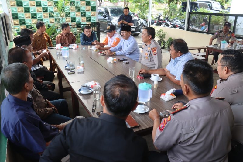 Kepolisian Resor (Polres) Pasaman Barat menggelar kegiatan kumpul bersama masyarakat setempat di Kedai Sahabi, Jorong Pasaman Baru, Kecamatan Pasaman, Kabupaten Pasaman Barat, pada Rabu (21/10/2026). 